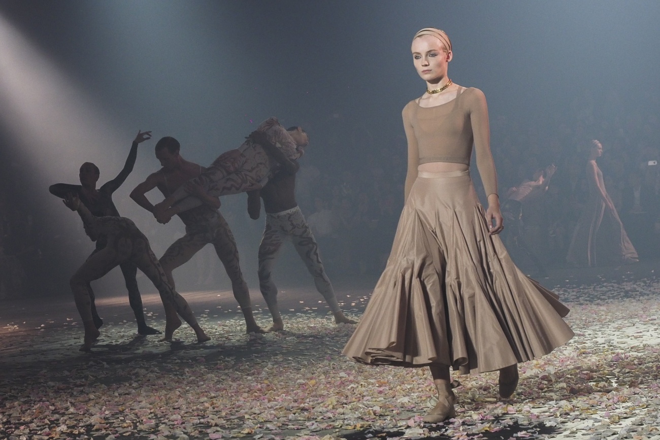 一览2019春夏系列时装表演